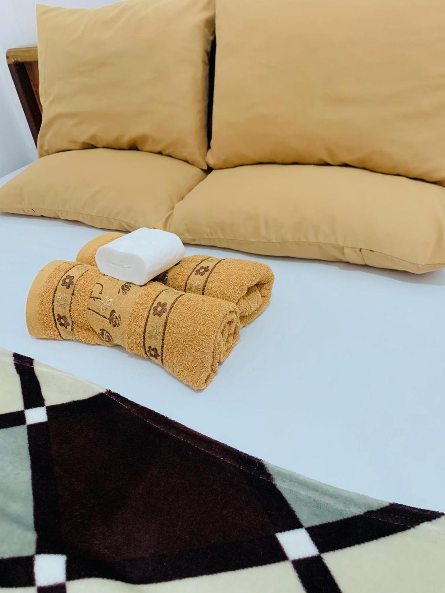 Queen'S Room Rental 1 爱妮岛 外观 照片